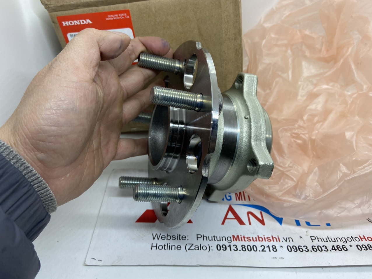 Bi moay ơ sau xe Honda CRV 2009 